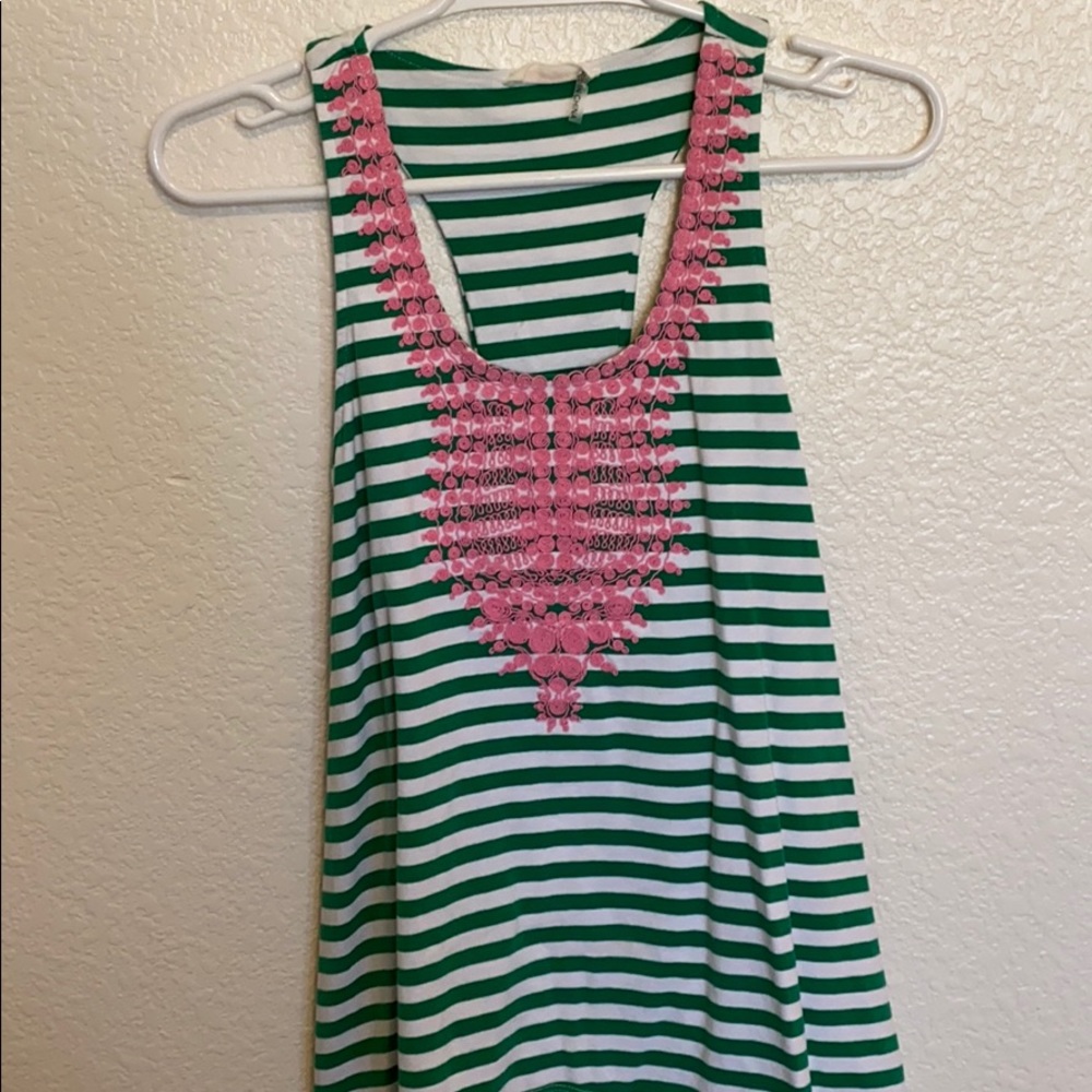 Cotton high/low tank with beautiful details!